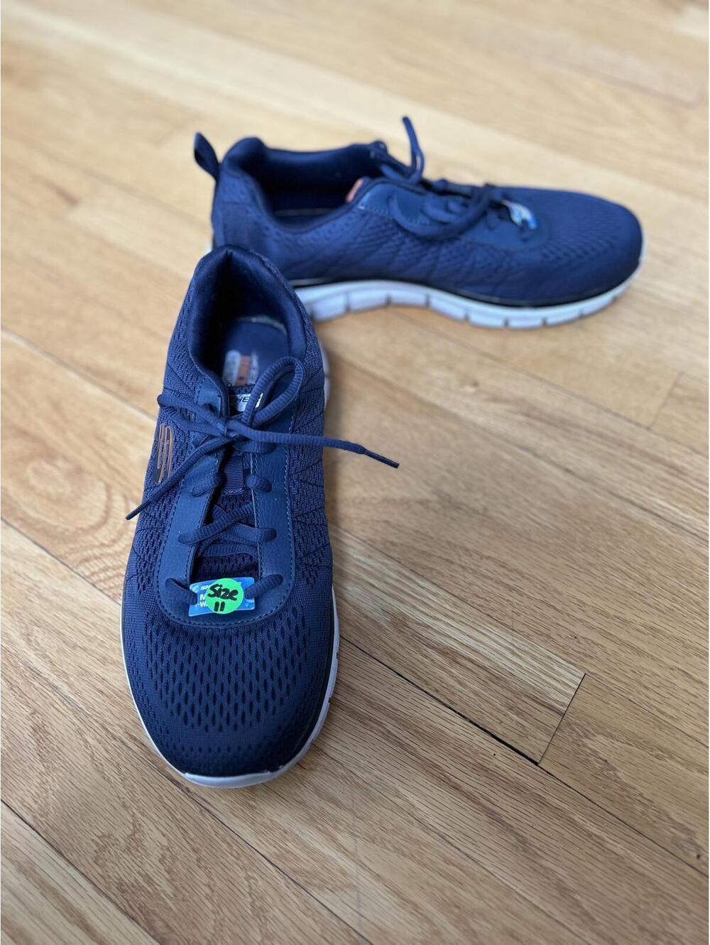 Skechers Lightweight Mesh Sneakers - size 11 wide